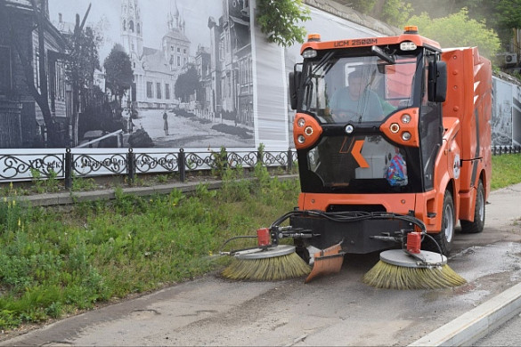 На дороги Иванова вышли новые отечественные уборочные машины
